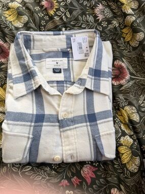 American Eagle Outfitters Cream and Blue Plaid Button-Down Shirt